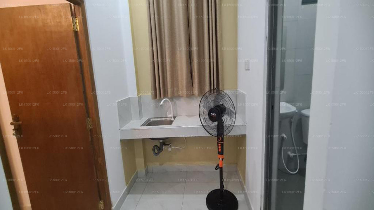 Ceylon Lodge - Letištní Transit Hotel & Hostel, Negombo