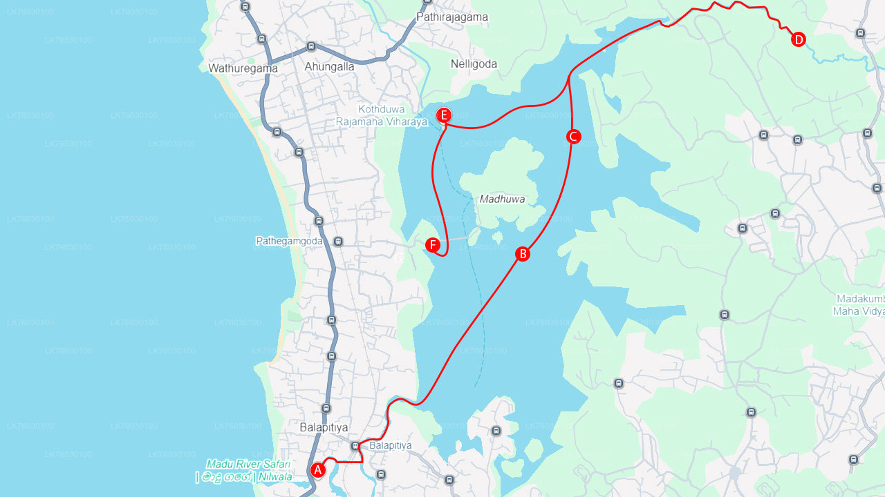 Safari na lodi na řece Madu