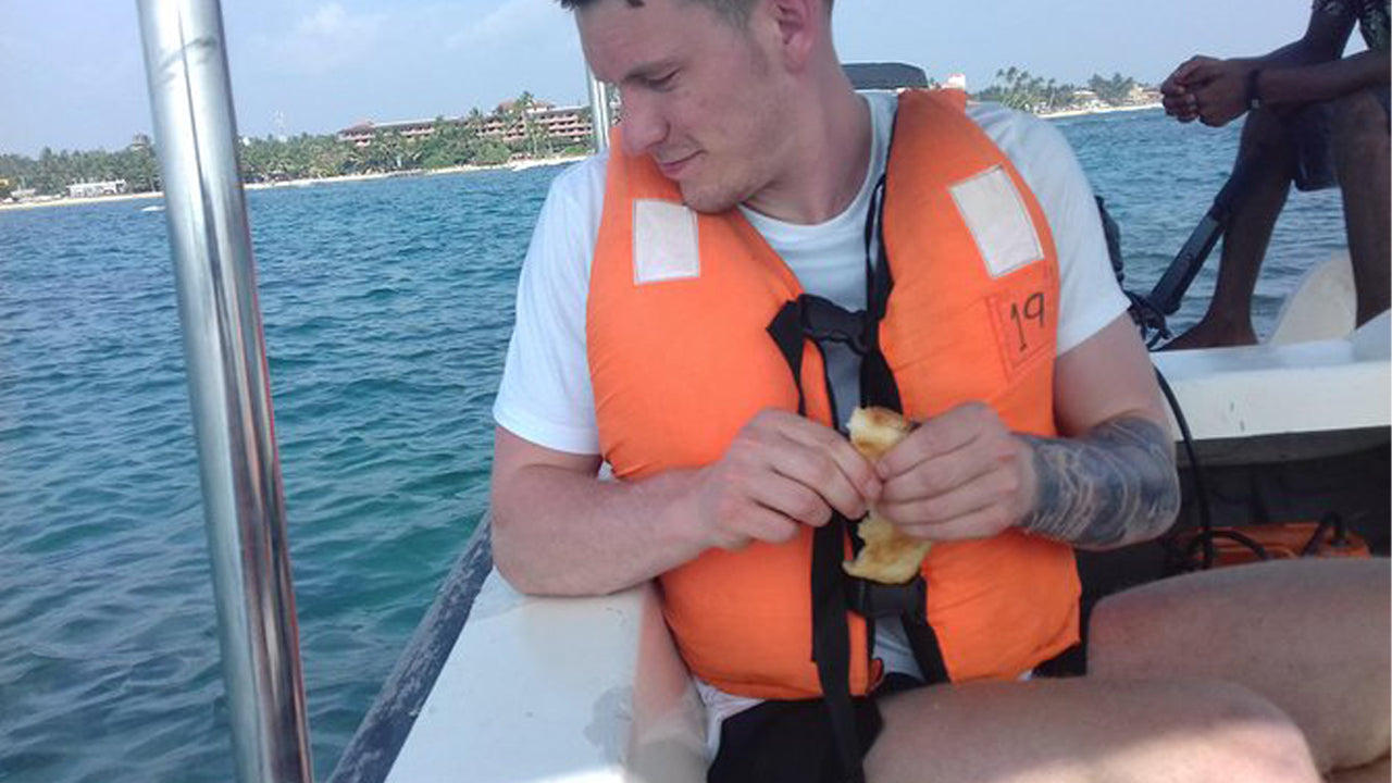 Jízda lodí se skleněným dnem z Hikkaduwy