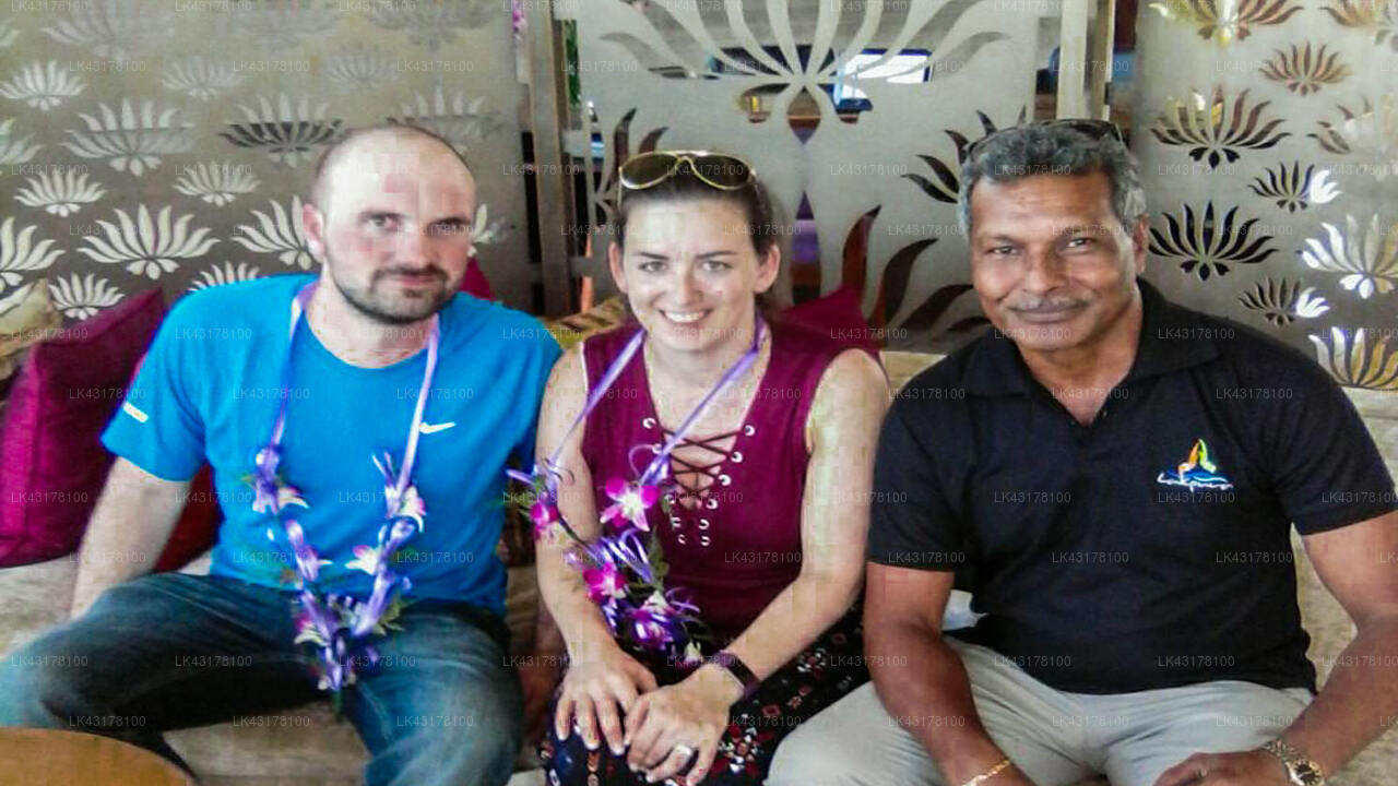 Transfer between Colombo Airport (CMB) and The Villa Tissa Beach Resort, Weligama