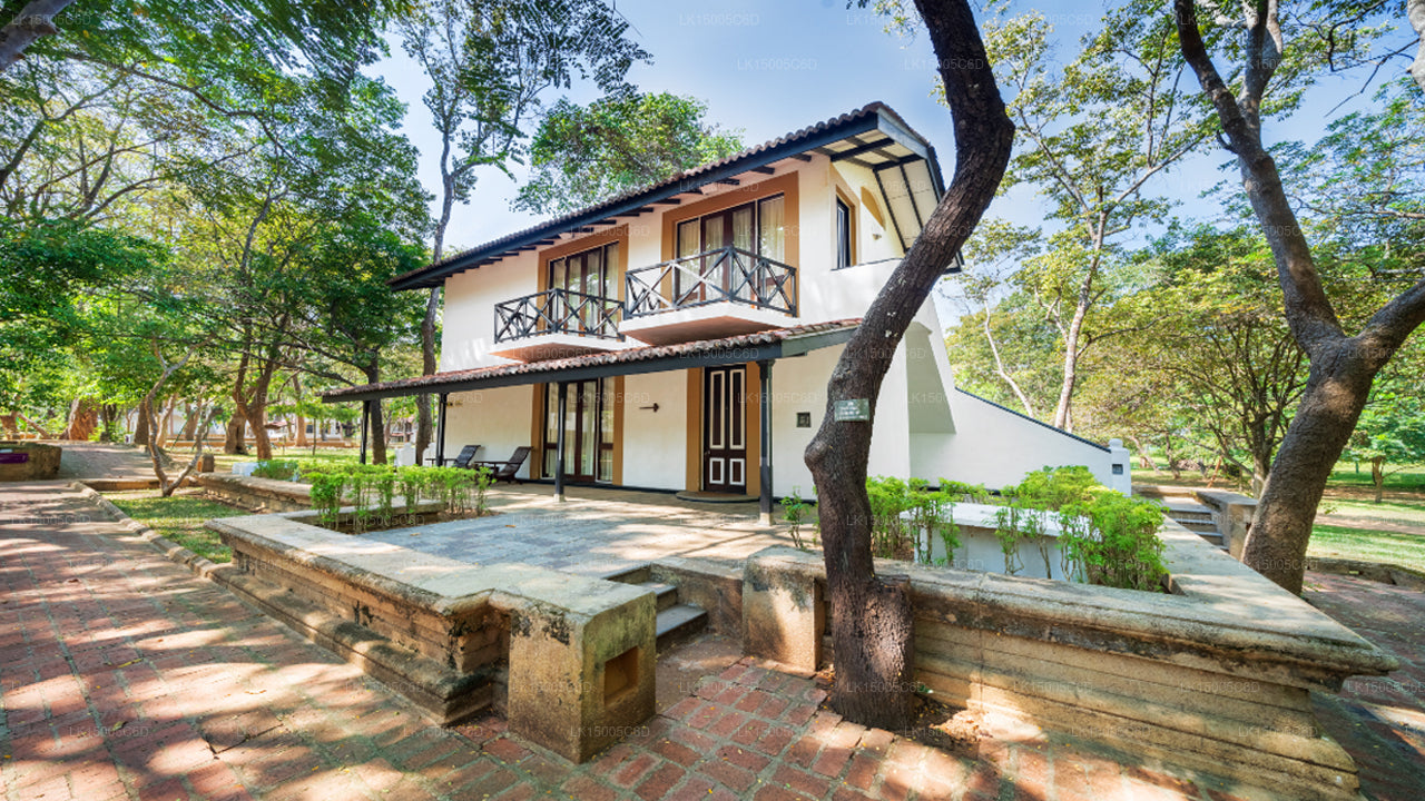 Cinnamon Lodge, Habarána