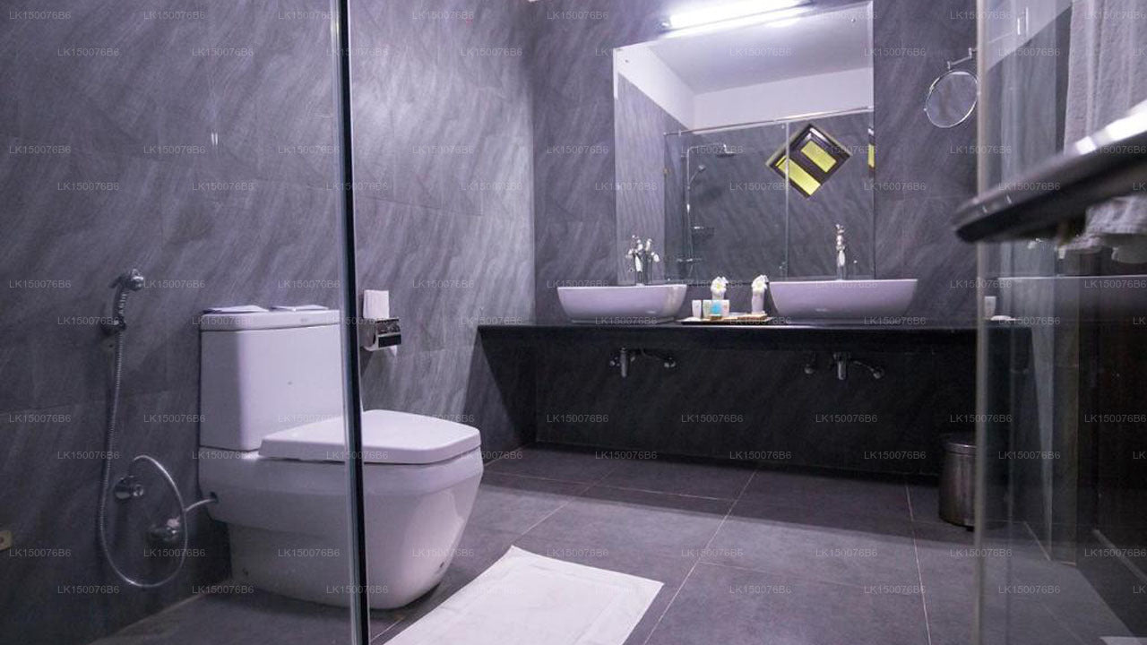 The Grand Tamarind Lake, Kataragama