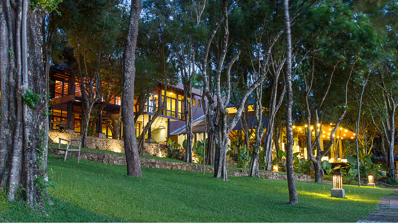 The Deer Park Hotel, Giritale