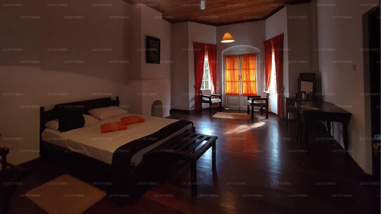 Iona Bungalow, Hatton