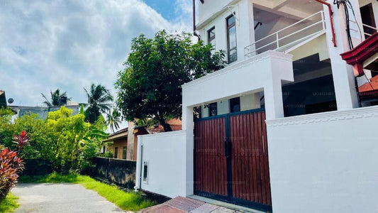Sand & Surf Guest House, Negombo