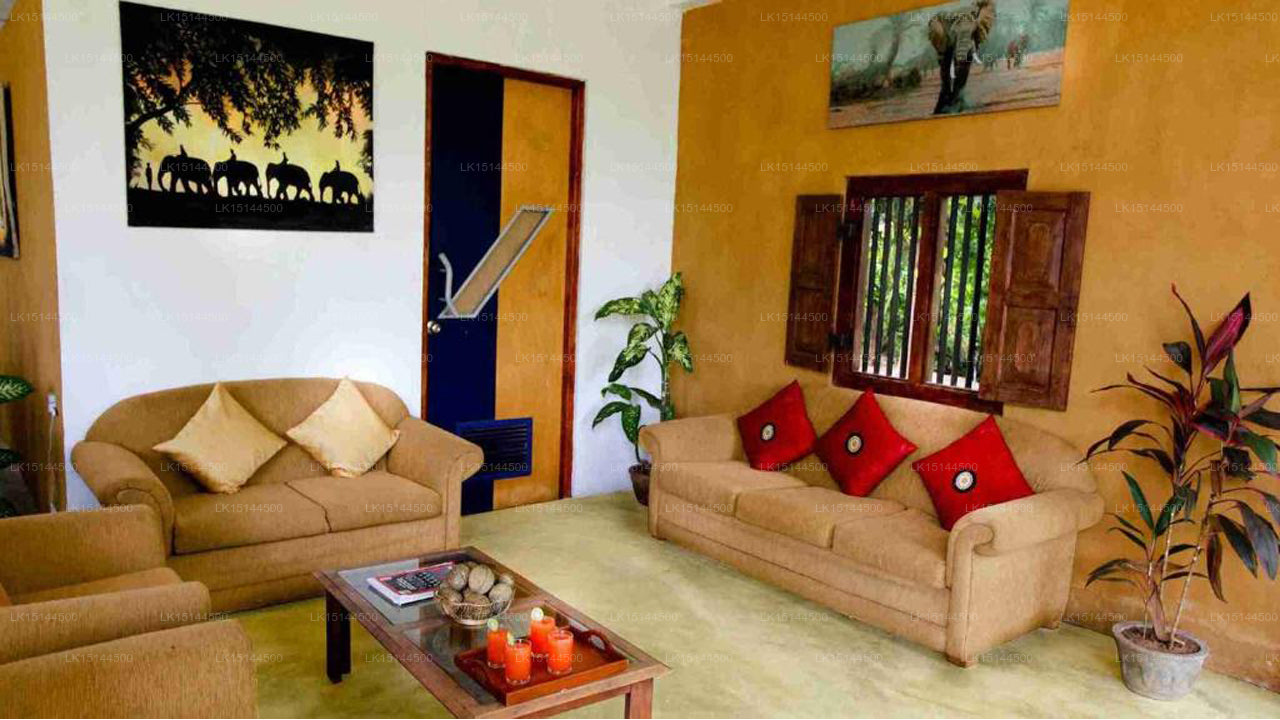 Wild Elephas Lodge,  Udawalawe