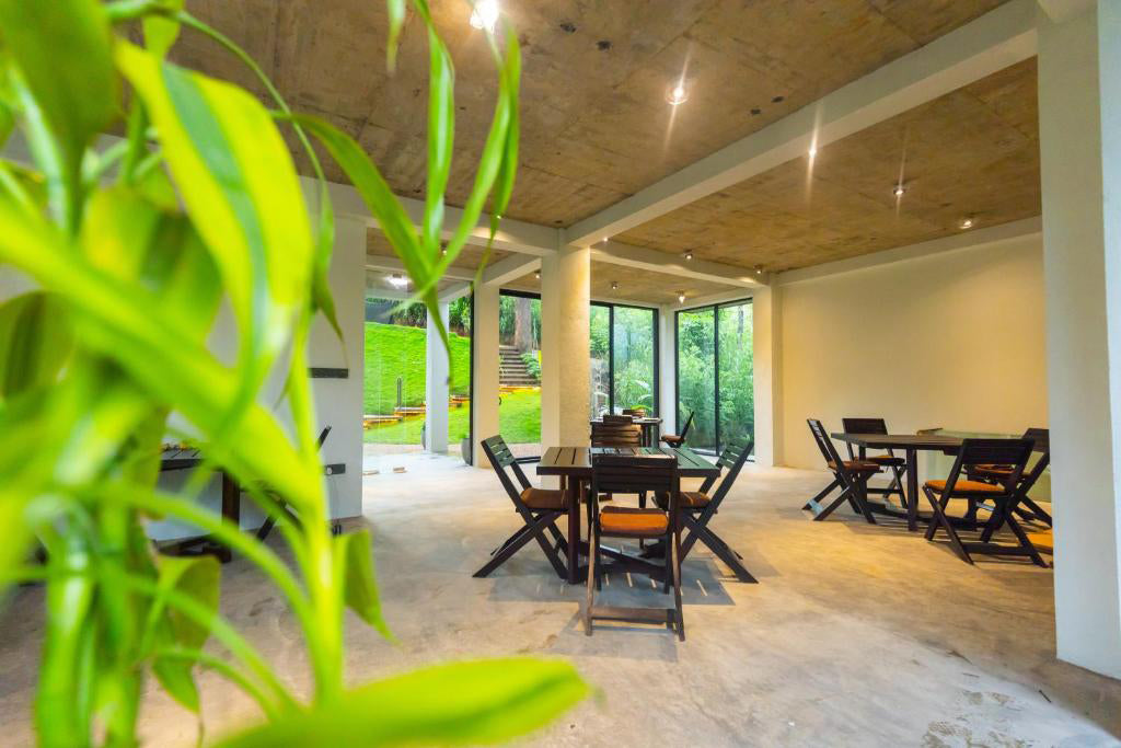 Namara Zelená Ella, Ella