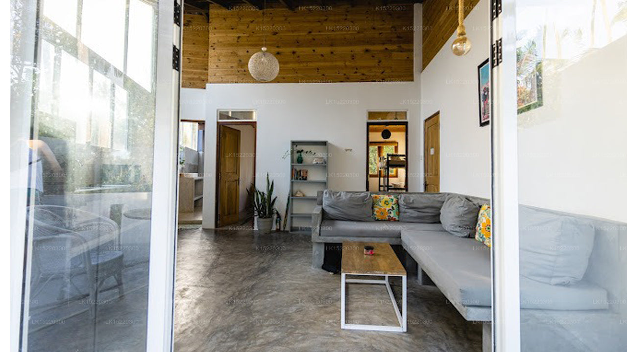 Salt House, Dikwella