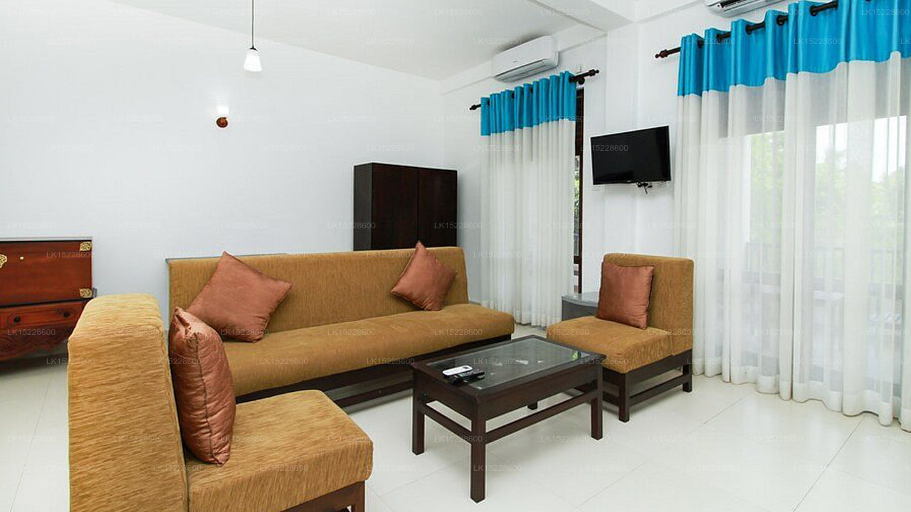 Blue Spring Hotel, Wadduwa