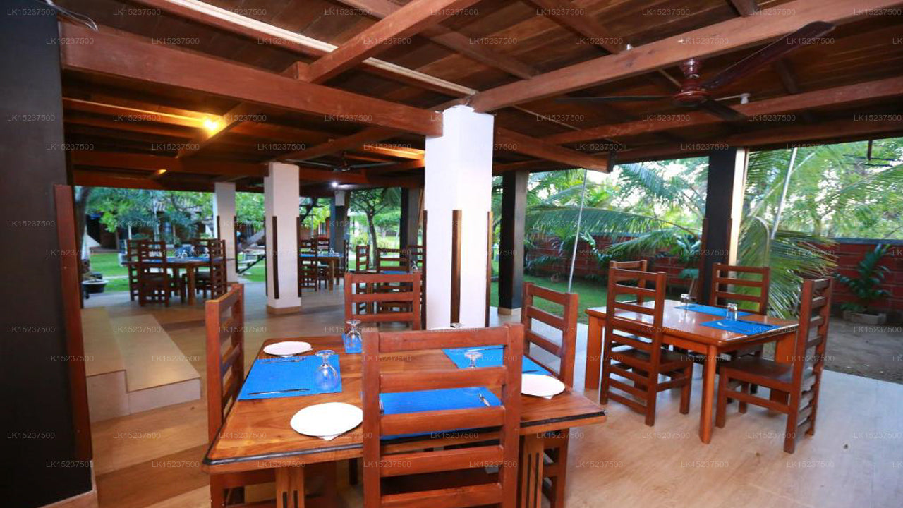 Eco Hotel Black & White, Anuradhapura