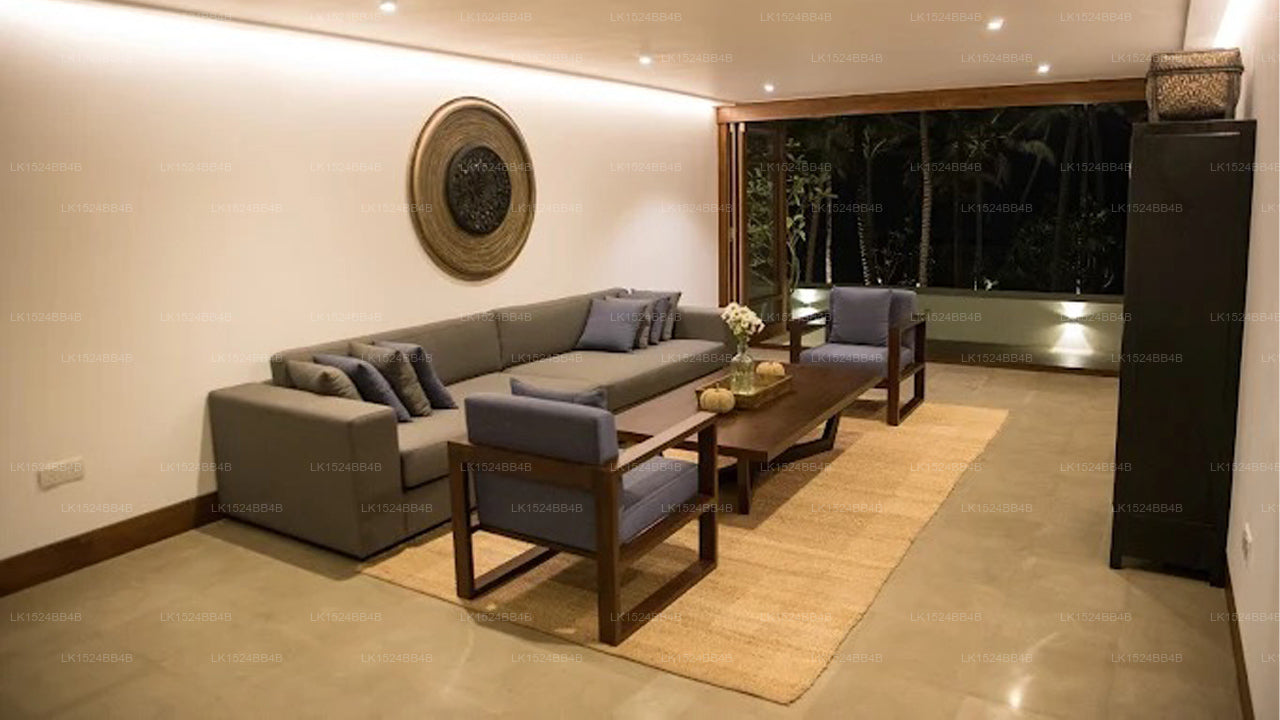 The Villa by Contemporary , Wadduwa