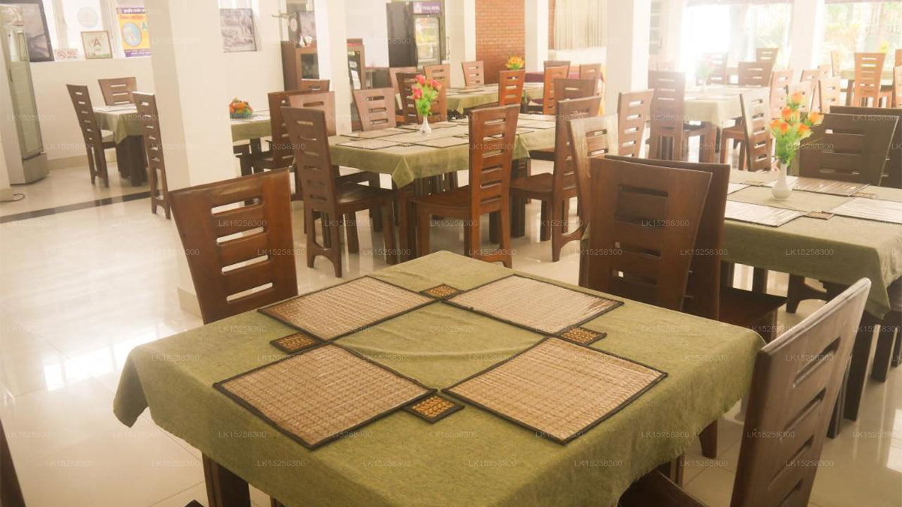 Visaka Hotel, Kataragama