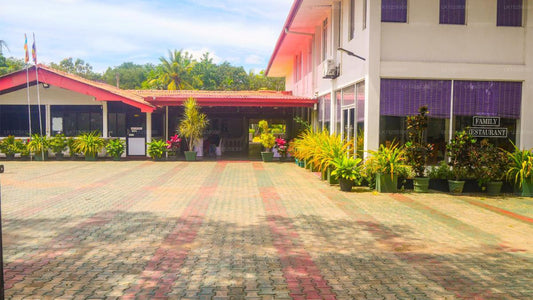 Visaka Hotel, Kataragama