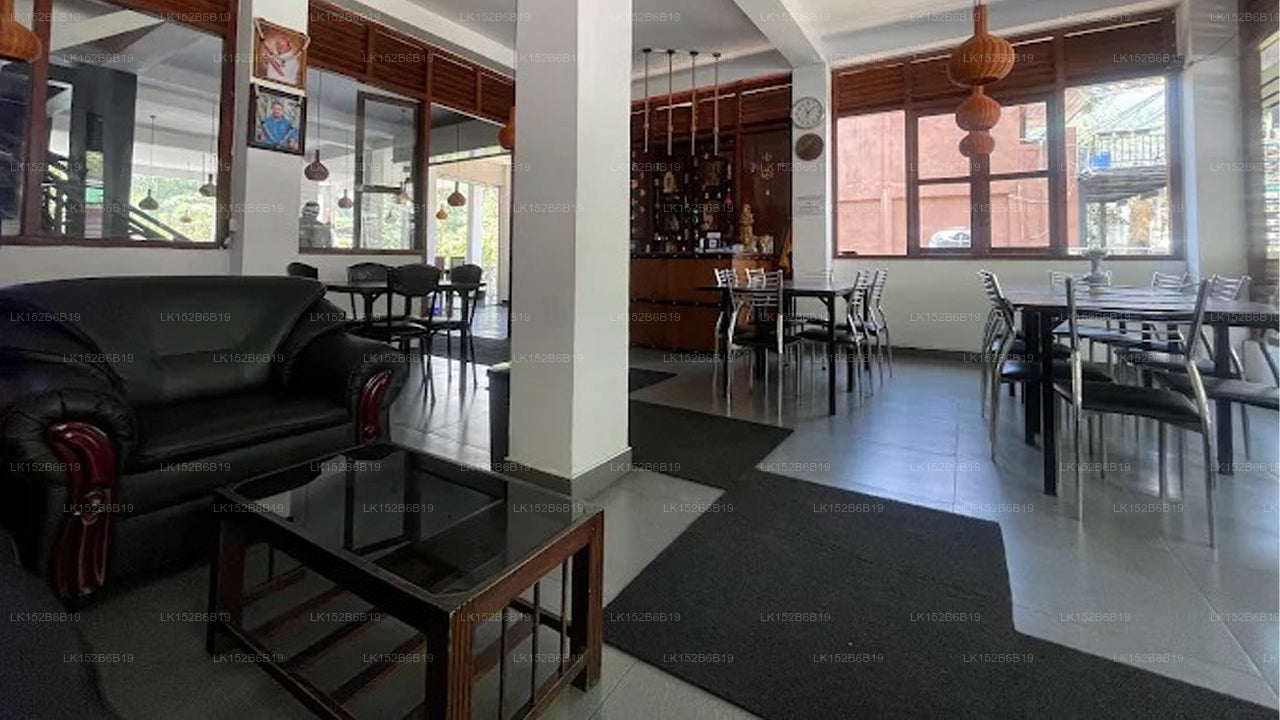 Adams peak Inn, Nallathanniya