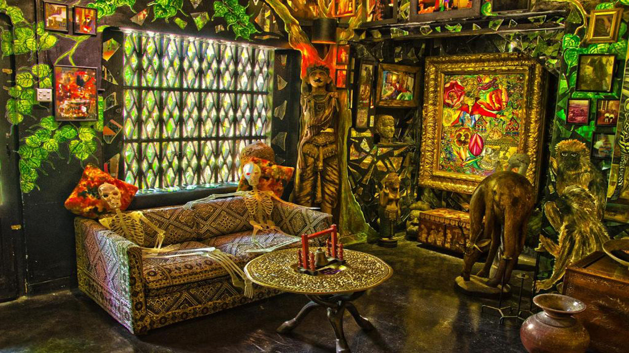 Helgina pošetilost, Kandy