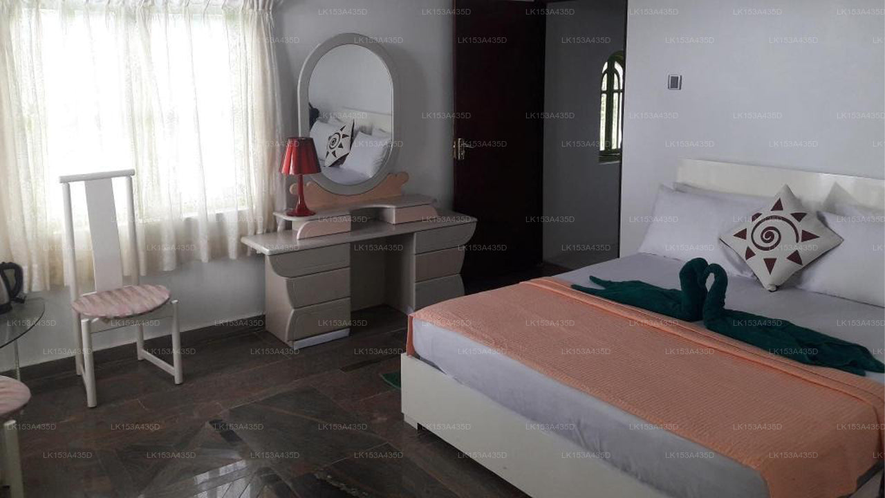 Kandy La Grande, Kandy