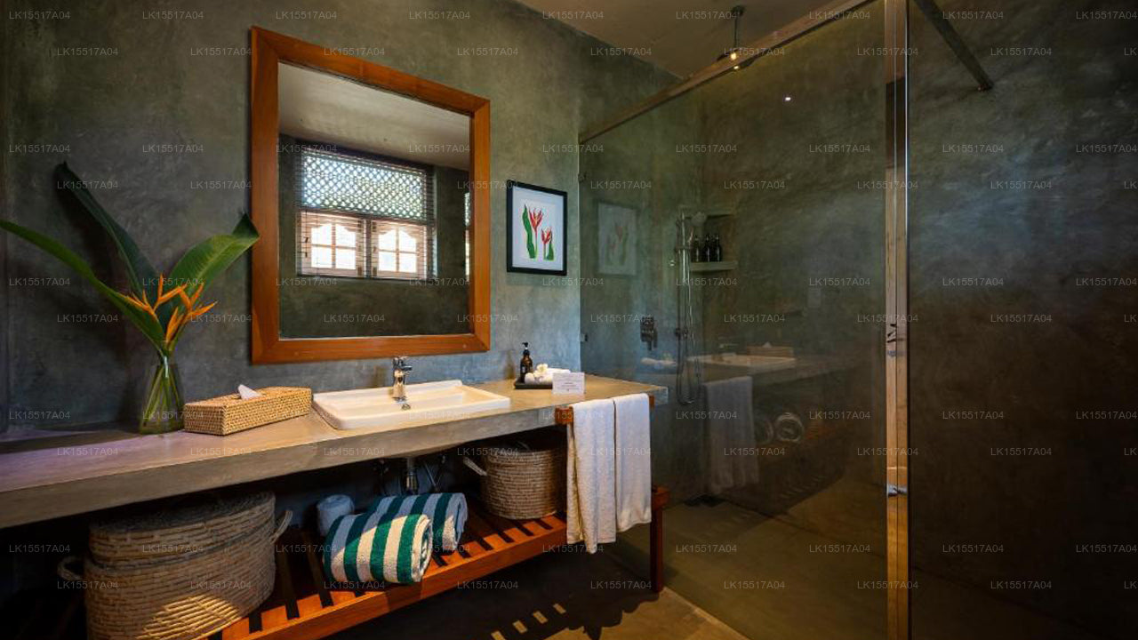 On The Rocks, Unawatuna