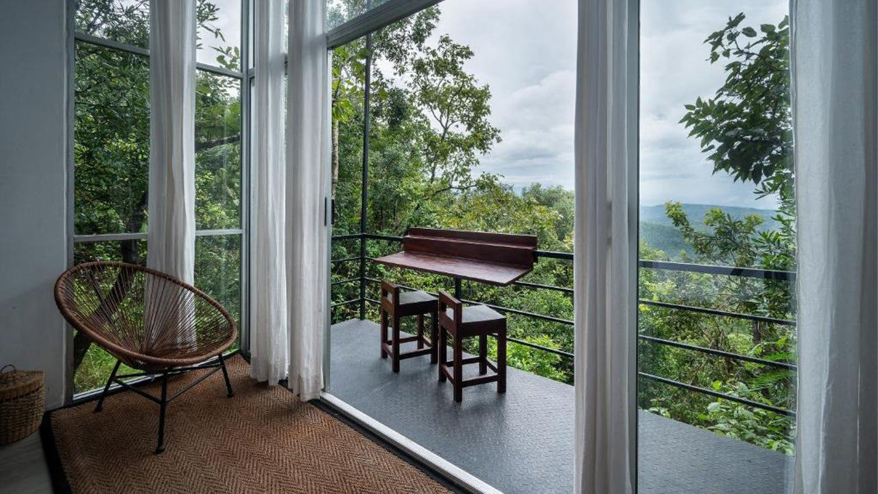 TreeHouse Chalets in, Belihuloya