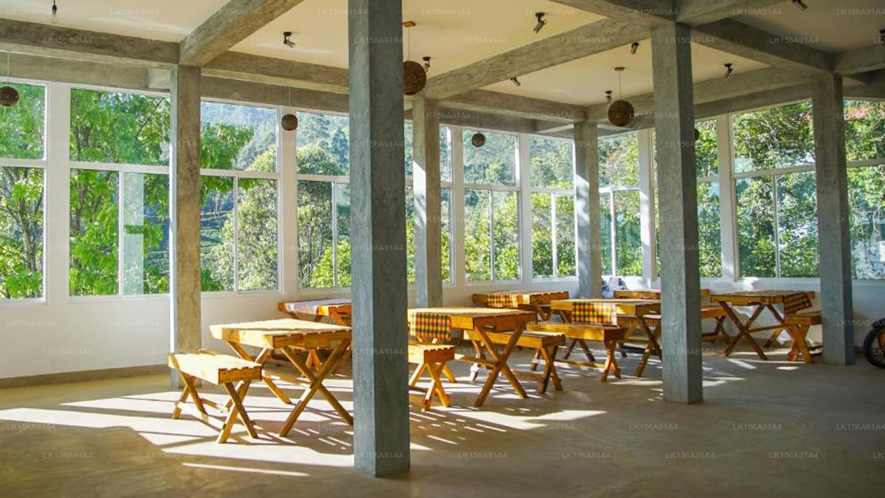 Hugging clouds Hotel, Nallathanniya