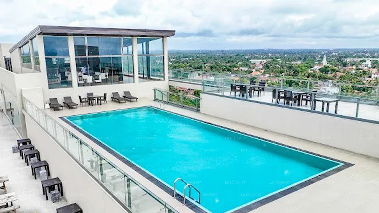 Corundum Breeze, Negombo