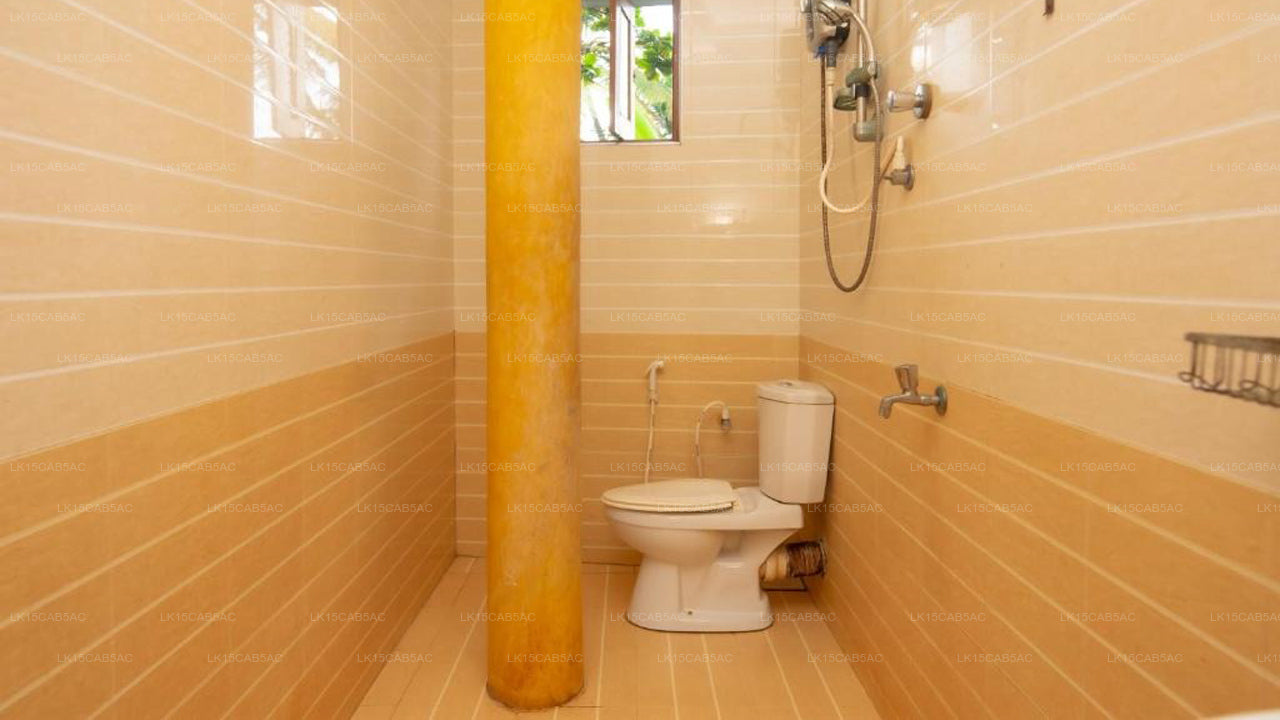 Shyni Tourist Guesthouse, Hikkaduwa