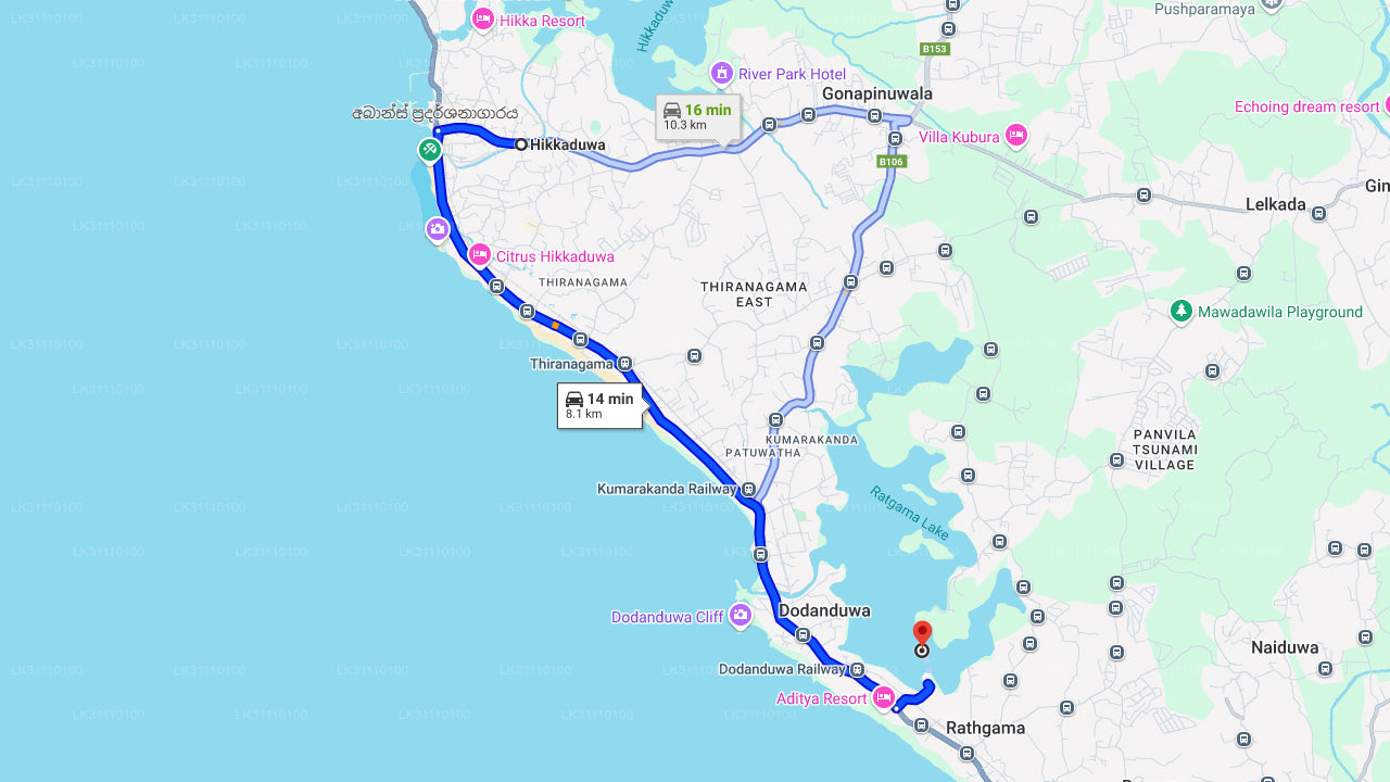 Jízda na kajaku u jezera Rathgama z Hikkaduwy