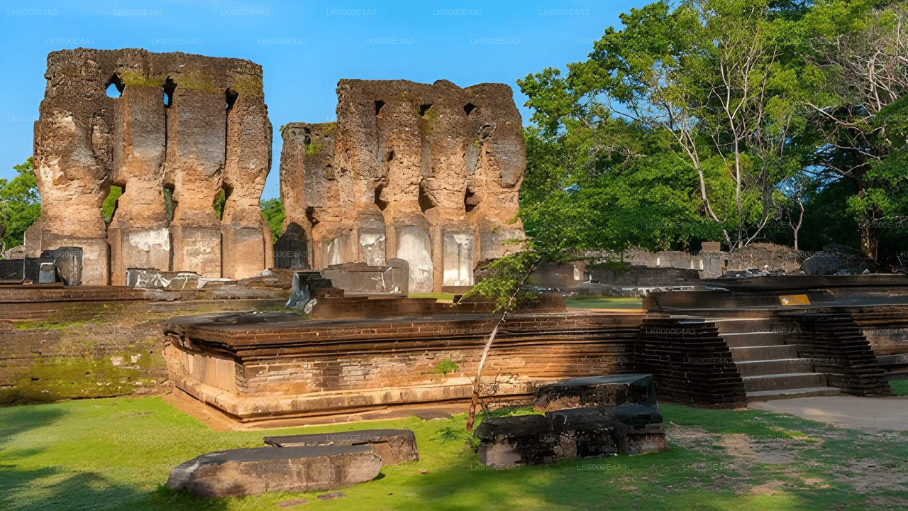 Polonnaruwa Heritage a Hurulu Eco Park Safari z Pasikudy