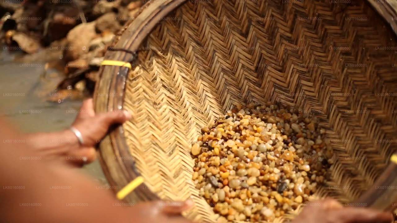 Prozkoumejte doly na drahokamy v Rathnapuru z Wadduwy