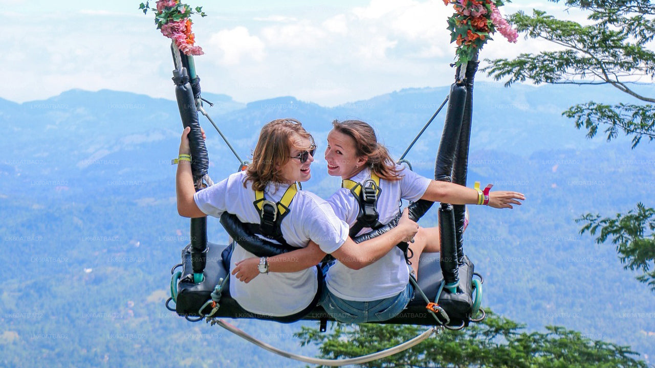 Houpačka v Ambuluwawě s panoramatickým výhledem na Kandy