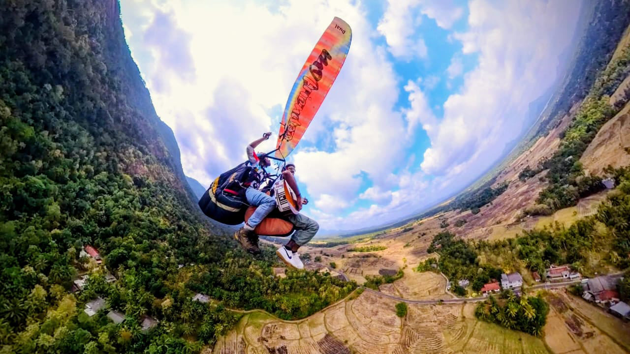 Paragliding z Kurunegaly