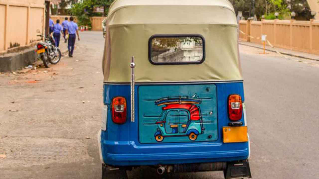 Tuk-tuk safari v Colombu