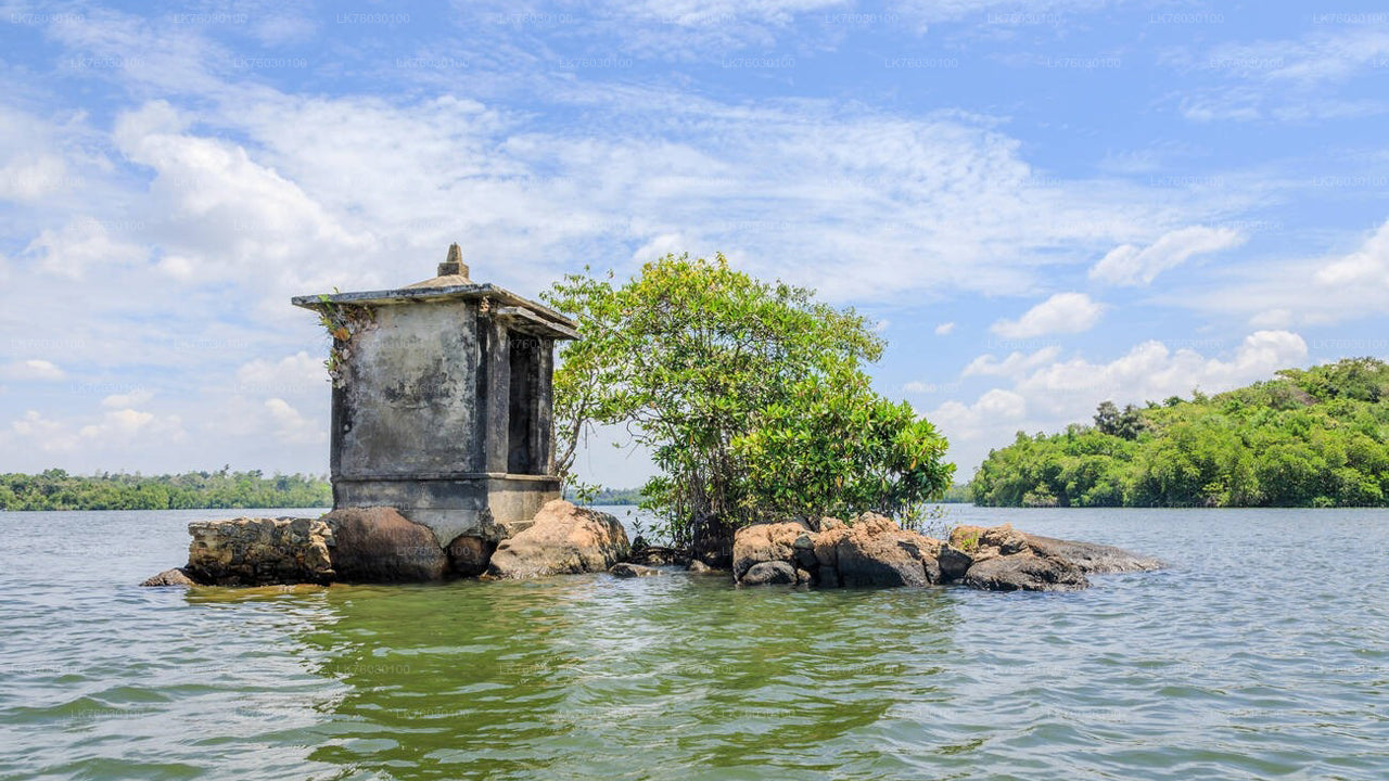 Safari na lodi na řece Madu