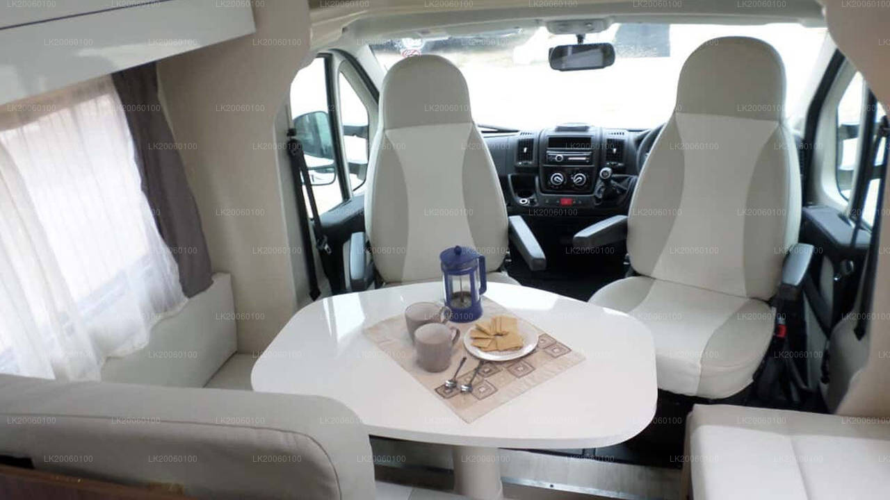 Půjčovna obytných vozů s řidičem (Roller Team Zefiro 269P)