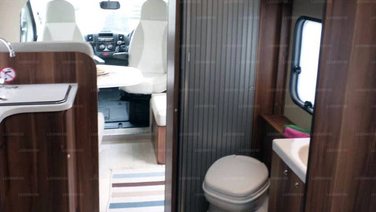 Půjčovna obytných vozů s řidičem (Roller Team Zefiro 269P)