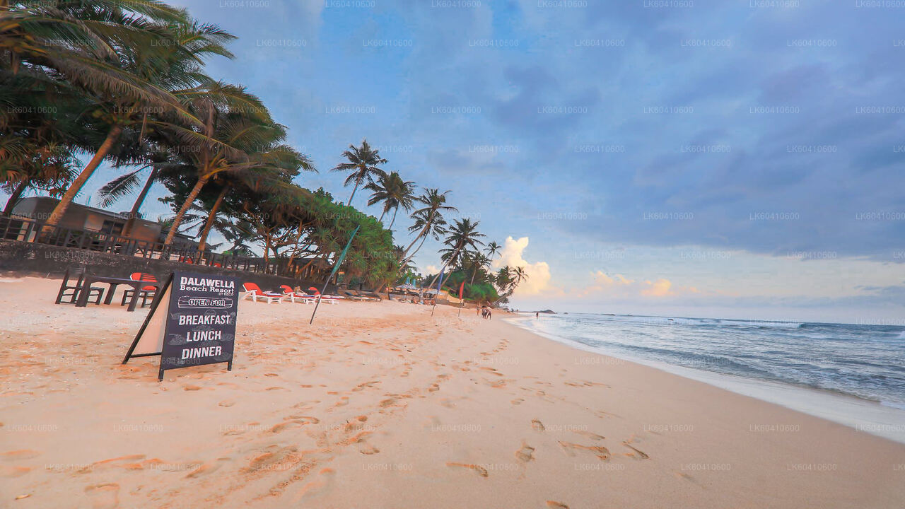 Skryté chrámy a odlehlé pobřeží z Unawatuny