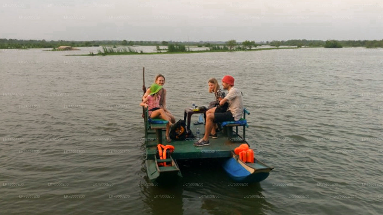 Pozorování ptáků lodí v rezervaci Kalametiya z Tangalle
