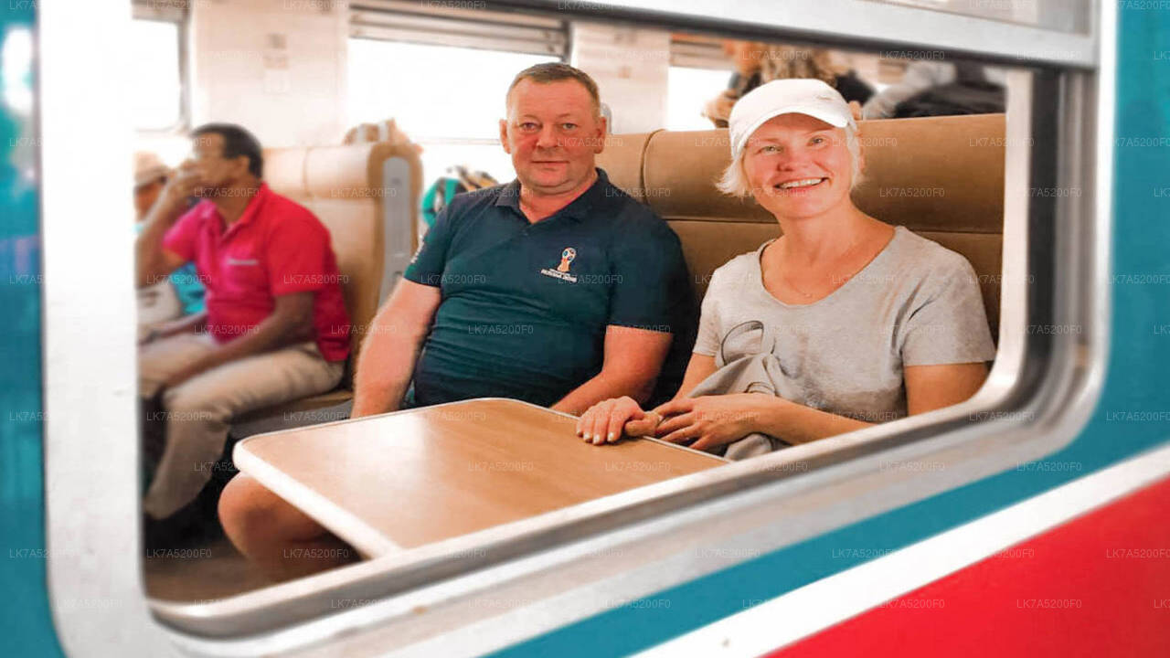 Jízda vlakem Ella do Peradeniya (vlak č.: 1002 „Denuwara Menike“)